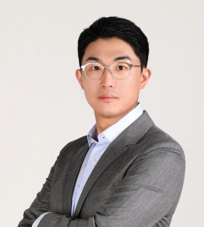 Kyunghoon Kim