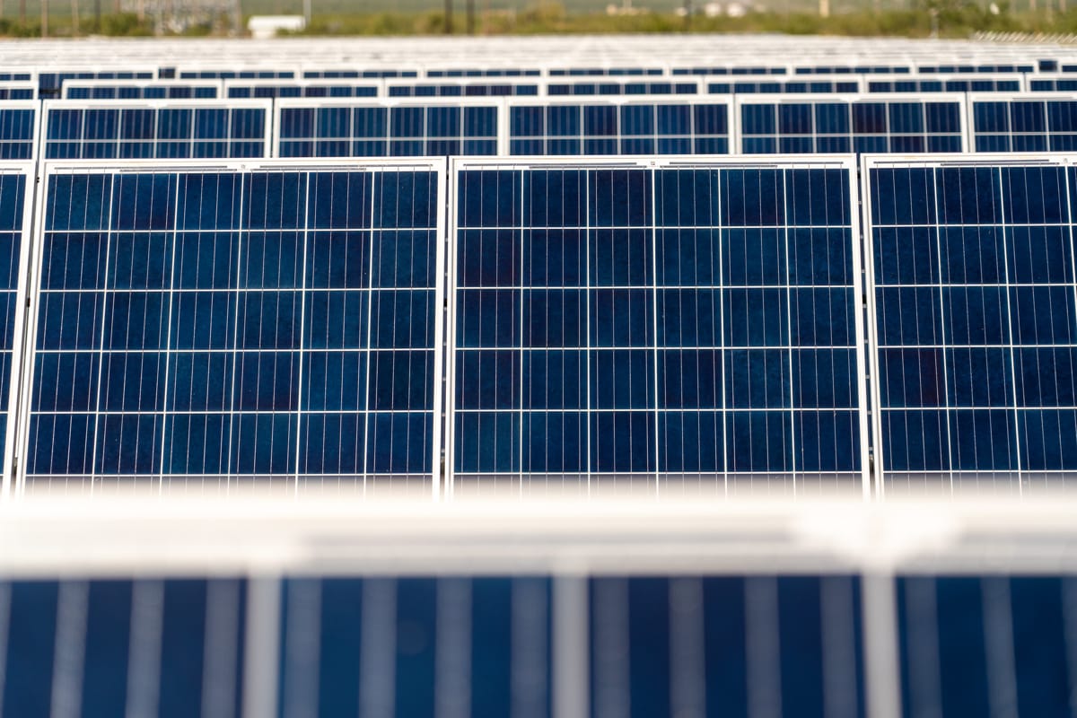 There will be plenty of solar panels being made to limit global warming to 1.5 degrees by 2030, provided they are used (Jonathan Cutrer/Flickr)