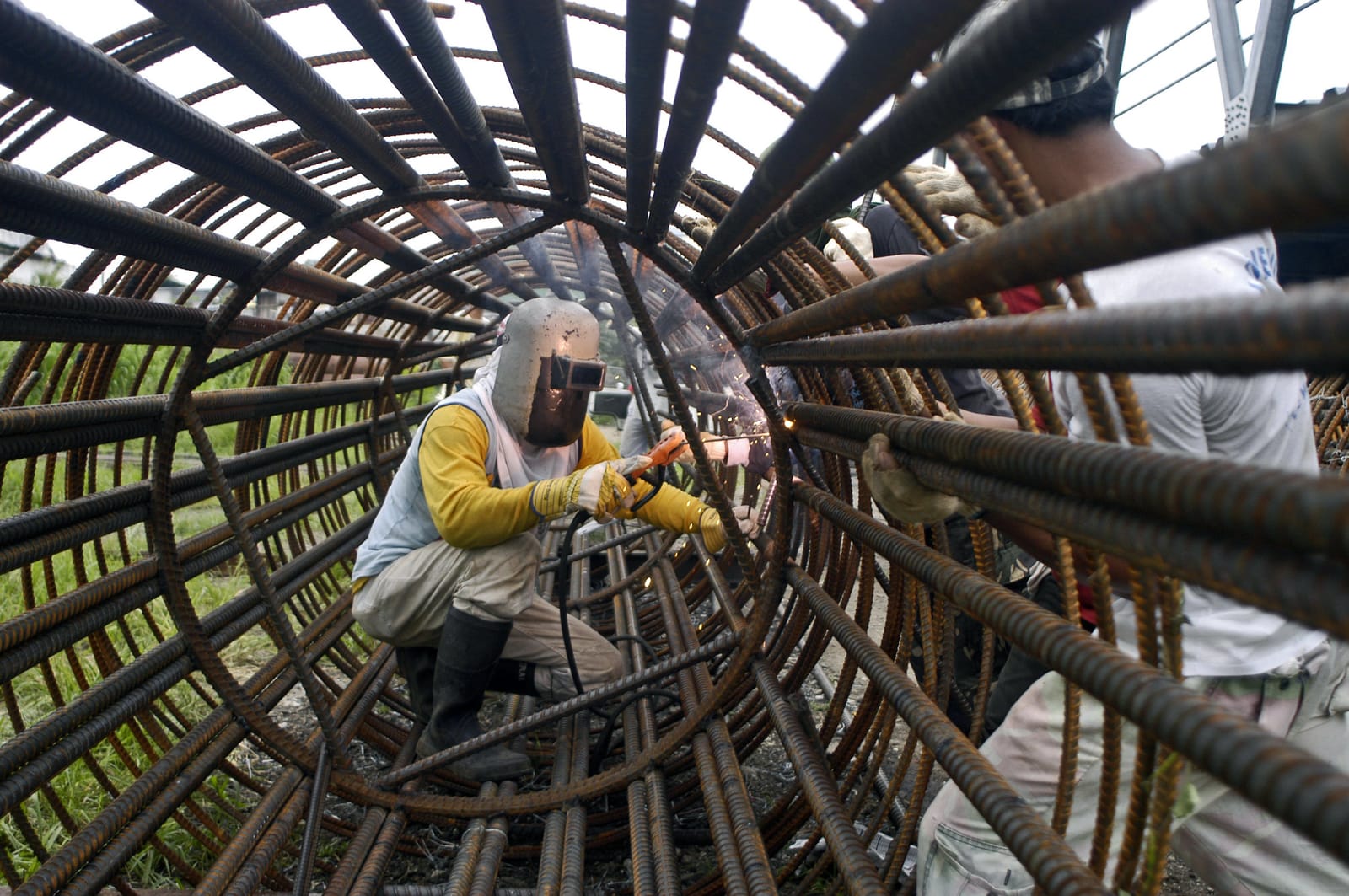 Reports tend to support greater alignment between conventional ODA for soft infrastructure and lending for hard infrastructure possibly by a new agency (Nonie Reyes/World Bank/Flickr)