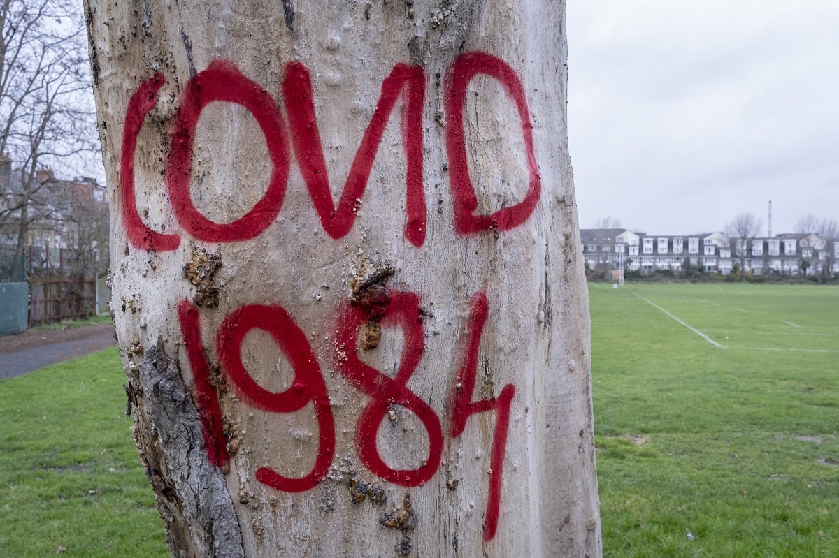 Anti-vax grafitti