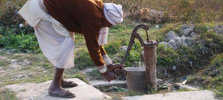 Aid links: donation paradox, surface-water tension, and more