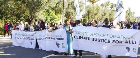 Aid & development links: COP 22, trading in cash, Africans on China and more