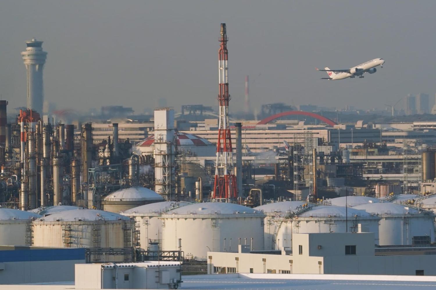 Keeping the lights on as an ambassador bids farewell (Toru Hanai/Bloomberg via Getty Images)