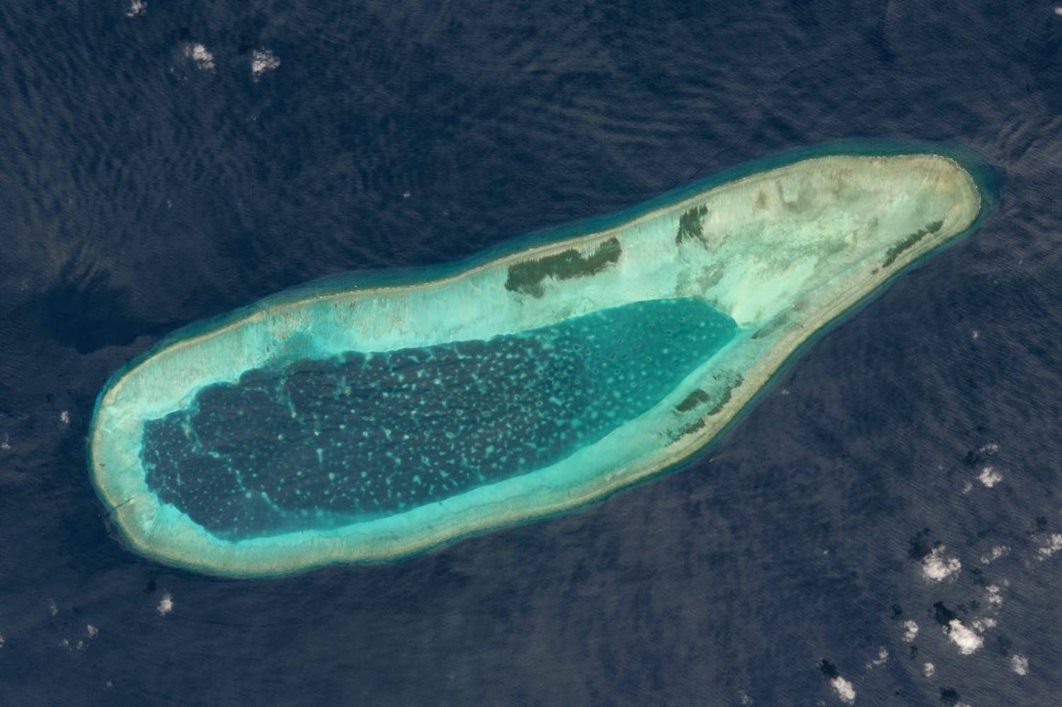 Bombay Reef, an atoll of the Paracel Islands in the South China Sea, also referred to as Langhua Jiao by China, Pengbo Reef by Taiwan, and Đá Bông Bay by Vietnam (Gallo Images/Copernicus Sentinel Data 2019, via Getty Images)