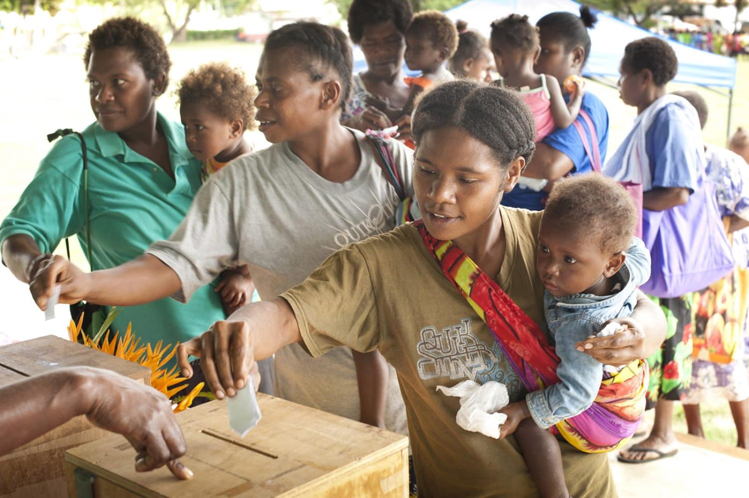 The first executive elections for the Northern Islands Market Vendor Association in Luganville, Santo, Vanuatu, held in 2016 with United Nations support (Murray Lloyd/UN Women)