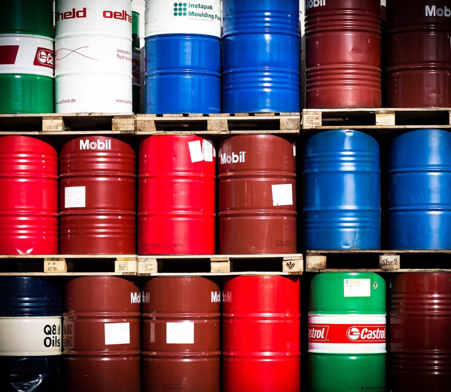 Global demand for oil is falling, storage capacity is filling up (Johannes Ko/Flickr)