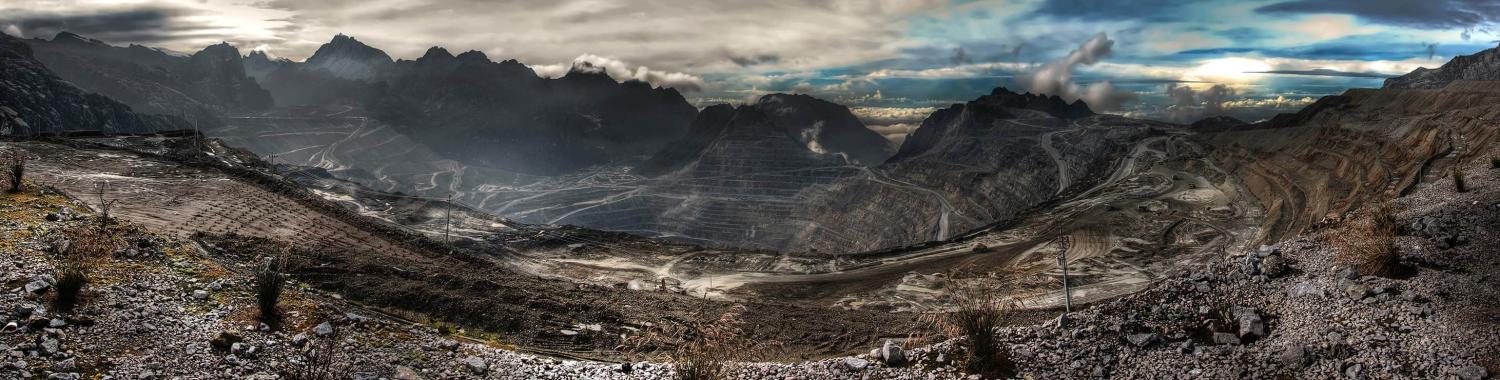 The Grasberg mining complex in 2009 (Photo: Richard Jones/Flickr)