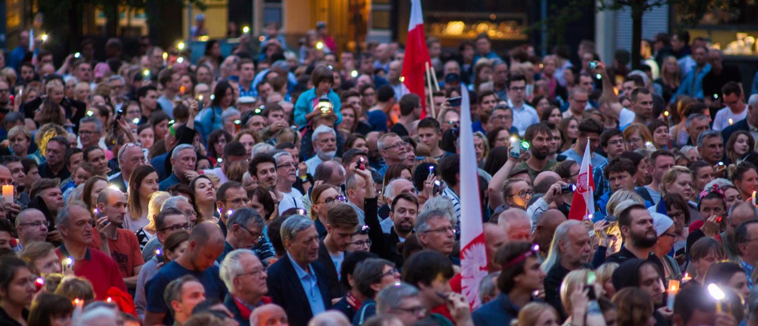 A protest against proposed judicial reforms in Poznan, Poland, July 2017 (Photo: Flickr/Sakuto)