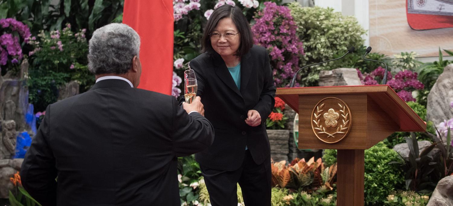 Taiwanese President Tsai Ing-wen hosts Tuvalu's Prime Minister Enele Sosene Sopoaga, October 2017 (Photo: 總統府/Flickr)