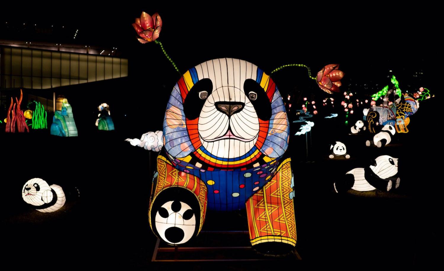 Lanterns on display (Victoria Pickering/Flickr)