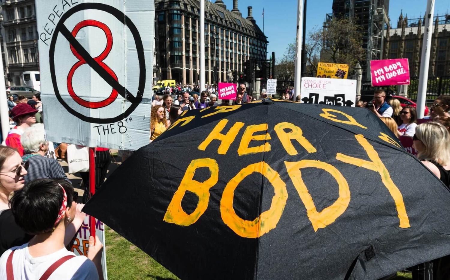 Pro-choice supporters rally in London ahead of Irish referendum (Photo: Wiktor Szymanowicz, via Getty)
