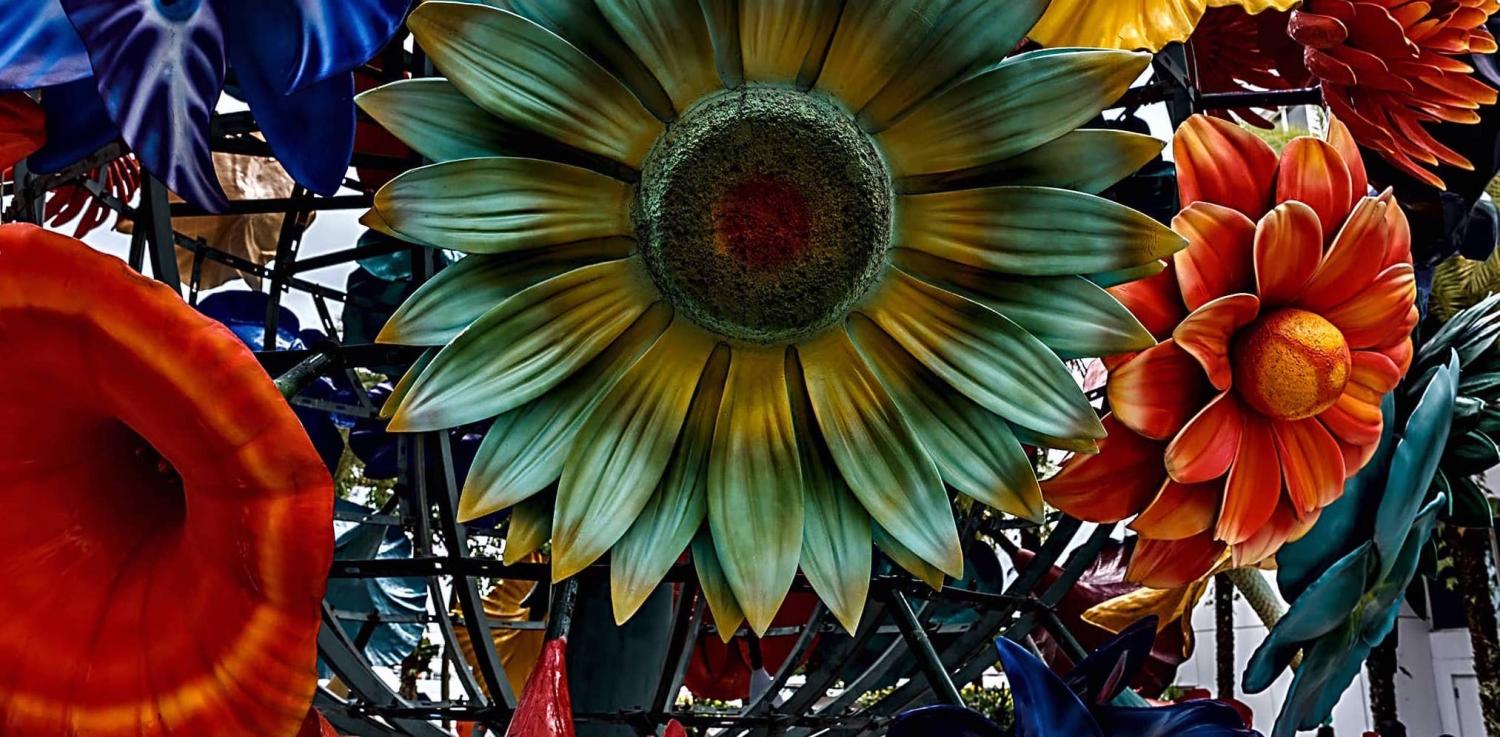 Sculpture in Singapore (Photo: Alph Thomas/Flickr)