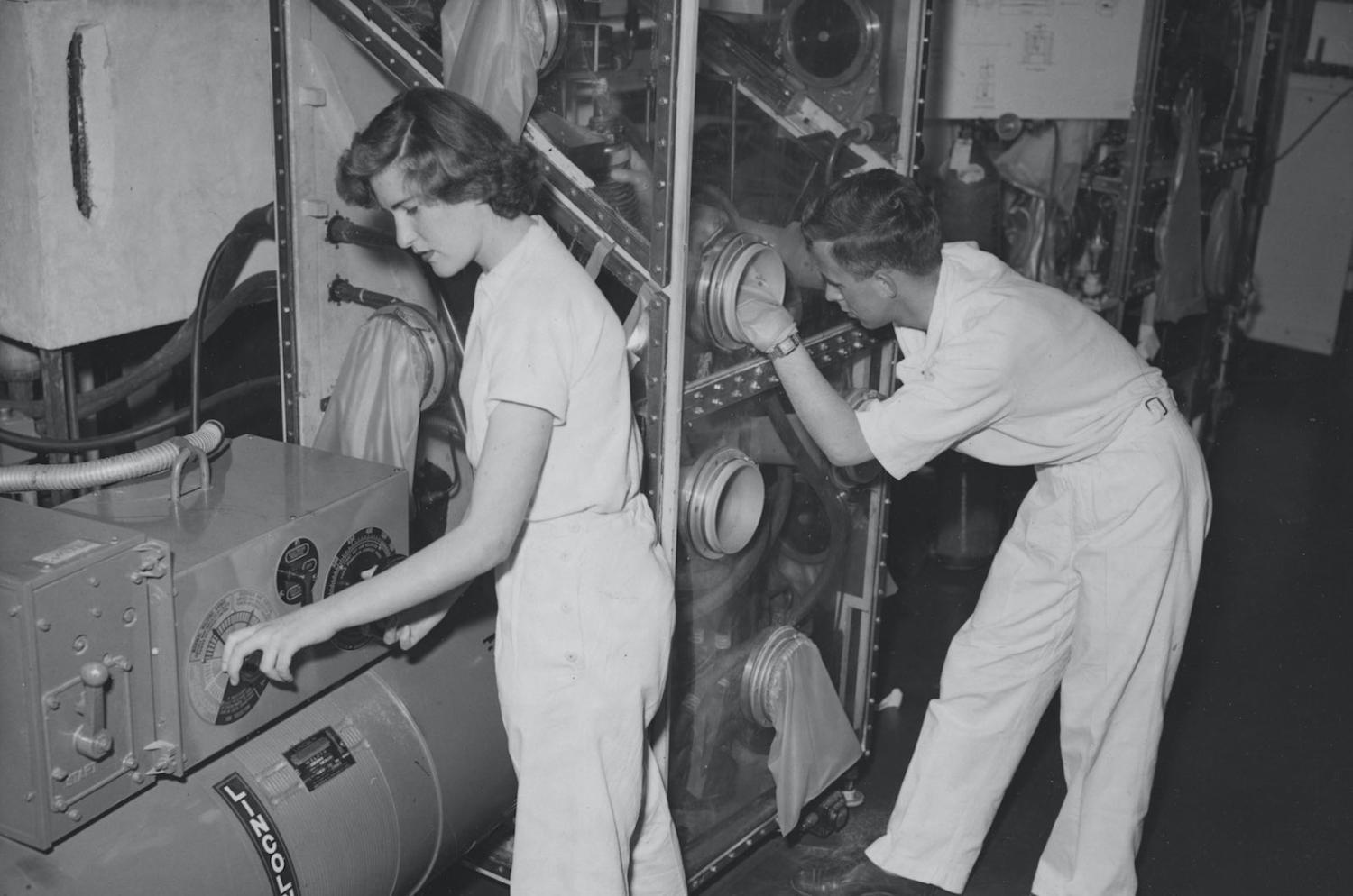 The UK Atomic Energy Research Establishment at Harwell. Not pictured: spies (Hulton-Deutsch Collection/Corbis via Getty Images)