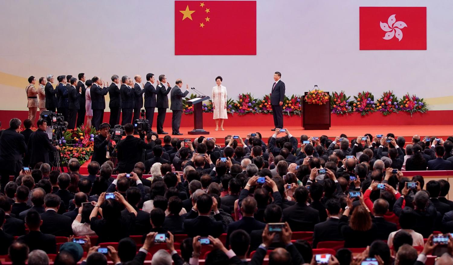 Hong Kong Chief Executive Carrie Lam and her cabinet are sworn in by Chinese President Xi Jinping, July 2017 (Photo: Getty Images/VCG)