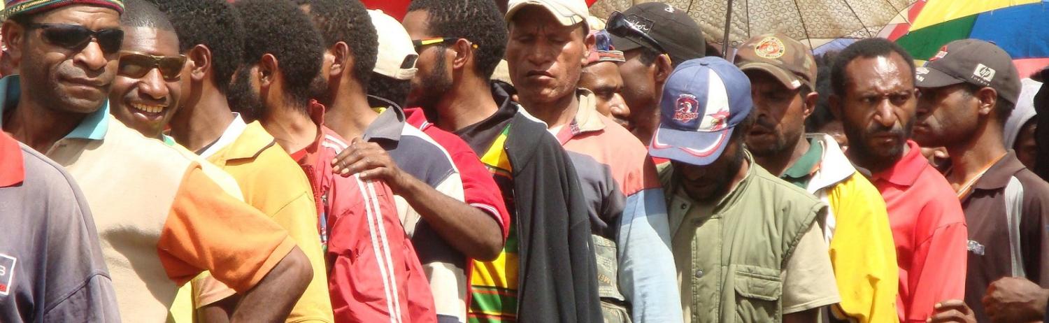PNG men queue to vote in the last general election (Photo: Flickr/Commonwealth Secretariat)