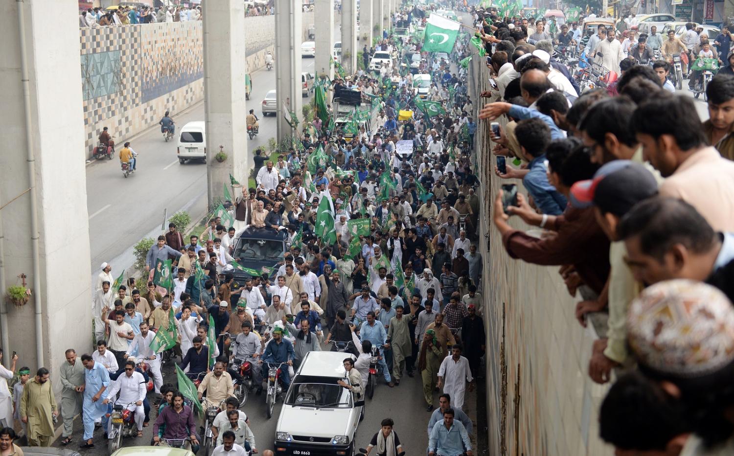 Supporters of deposed PM Nawaz Sharif protest against the Supreme Court verdict in Pakistan on July 29. (Photo: Muhammad Reza/Getty Images)