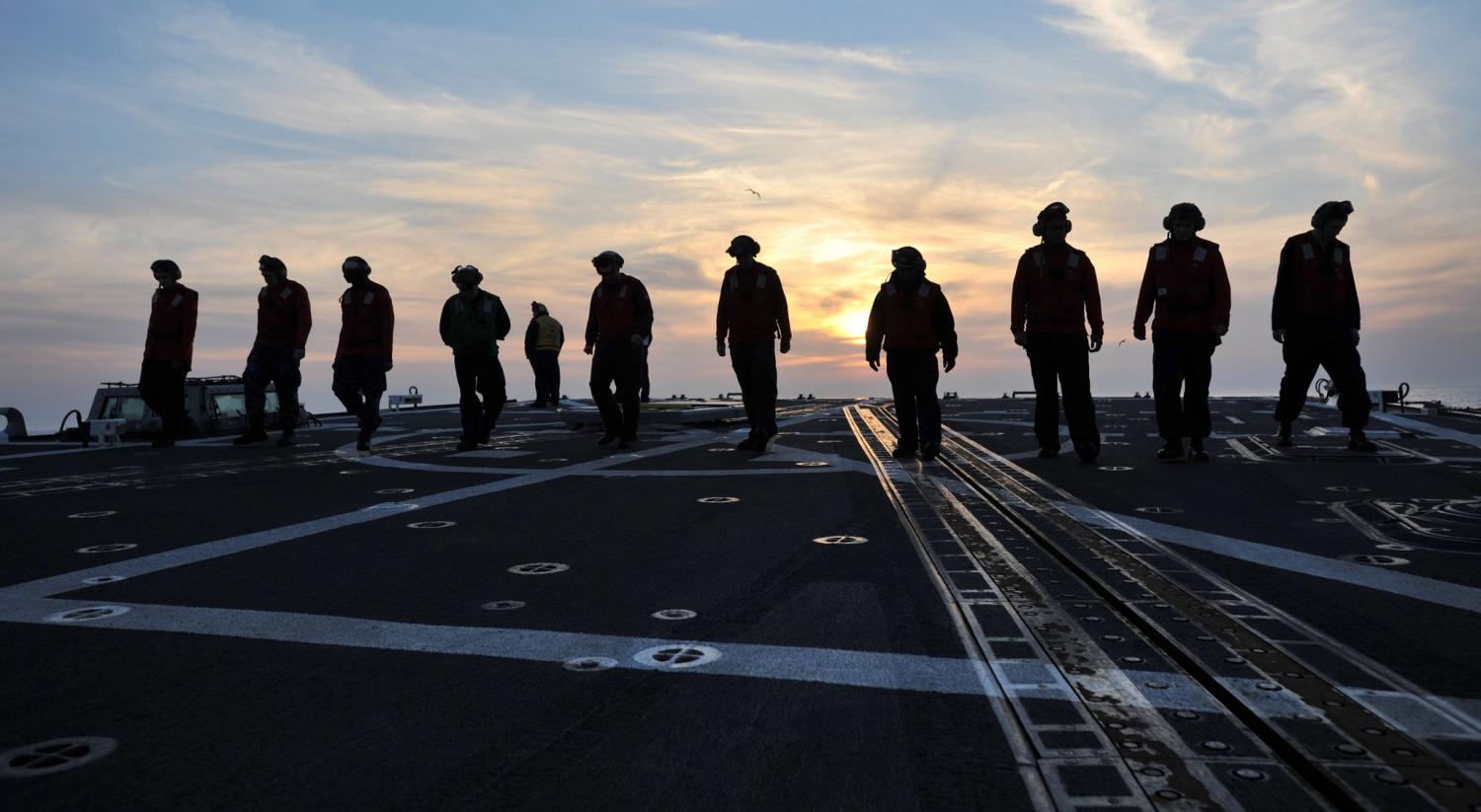 Sailors on the USS Lassen (Photo: Naval Surface Warriors/Flickr)