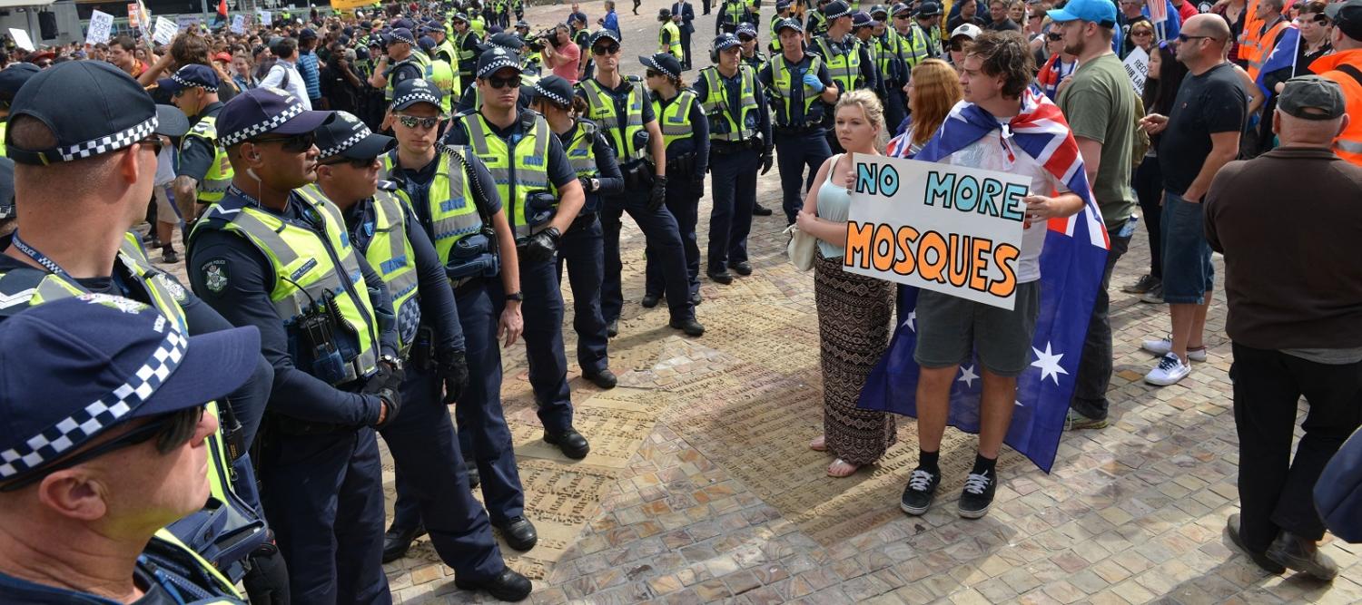 Anti-Islam and anti-racism protests in Melbourne. (Photo:  Recep Sakar/Anadolu Agency/Getty Images)