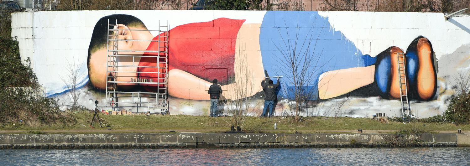 Mural in Frankfurt  Photo: Arne Dedert/AFP/Getty Image